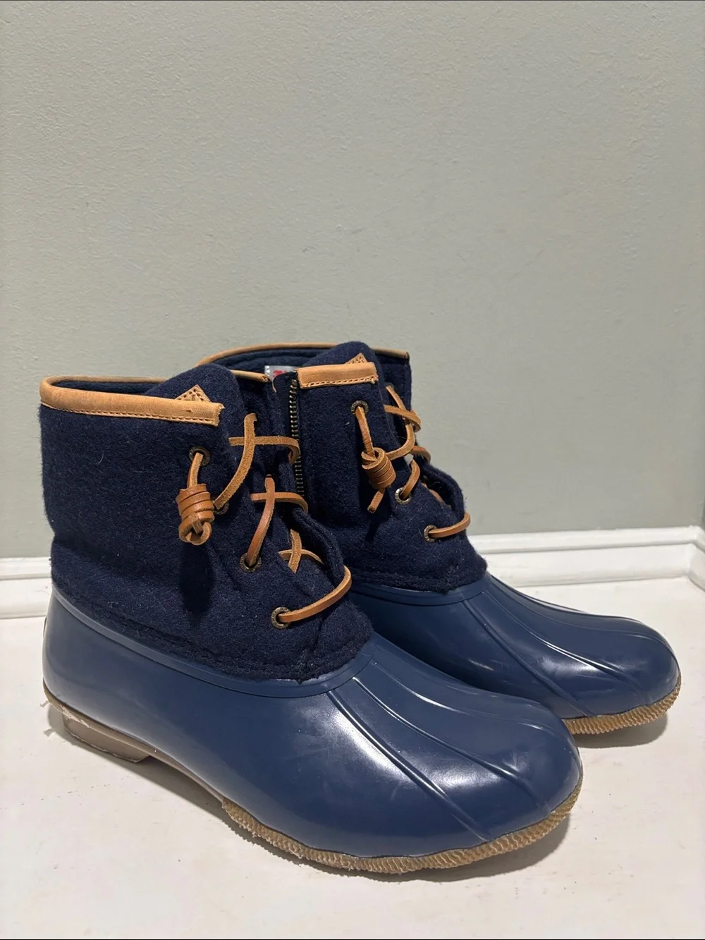Speedy Women’s Navy and Tan Waterproof Rain Duck Boots-size 9